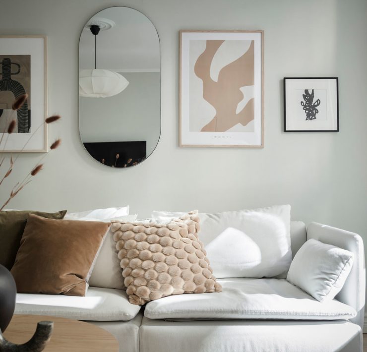 https://www.designstudio210.com/wp-content/uploads/2023/10/minimalist-cozy-living-room-ideas-9-740x710.jpeg